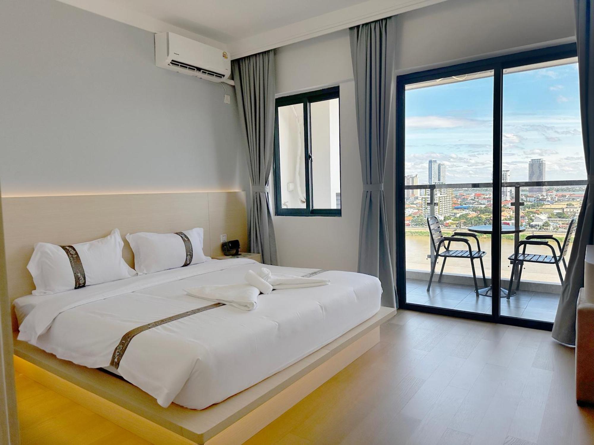 X One Hotel Phnom Penh Exterior foto