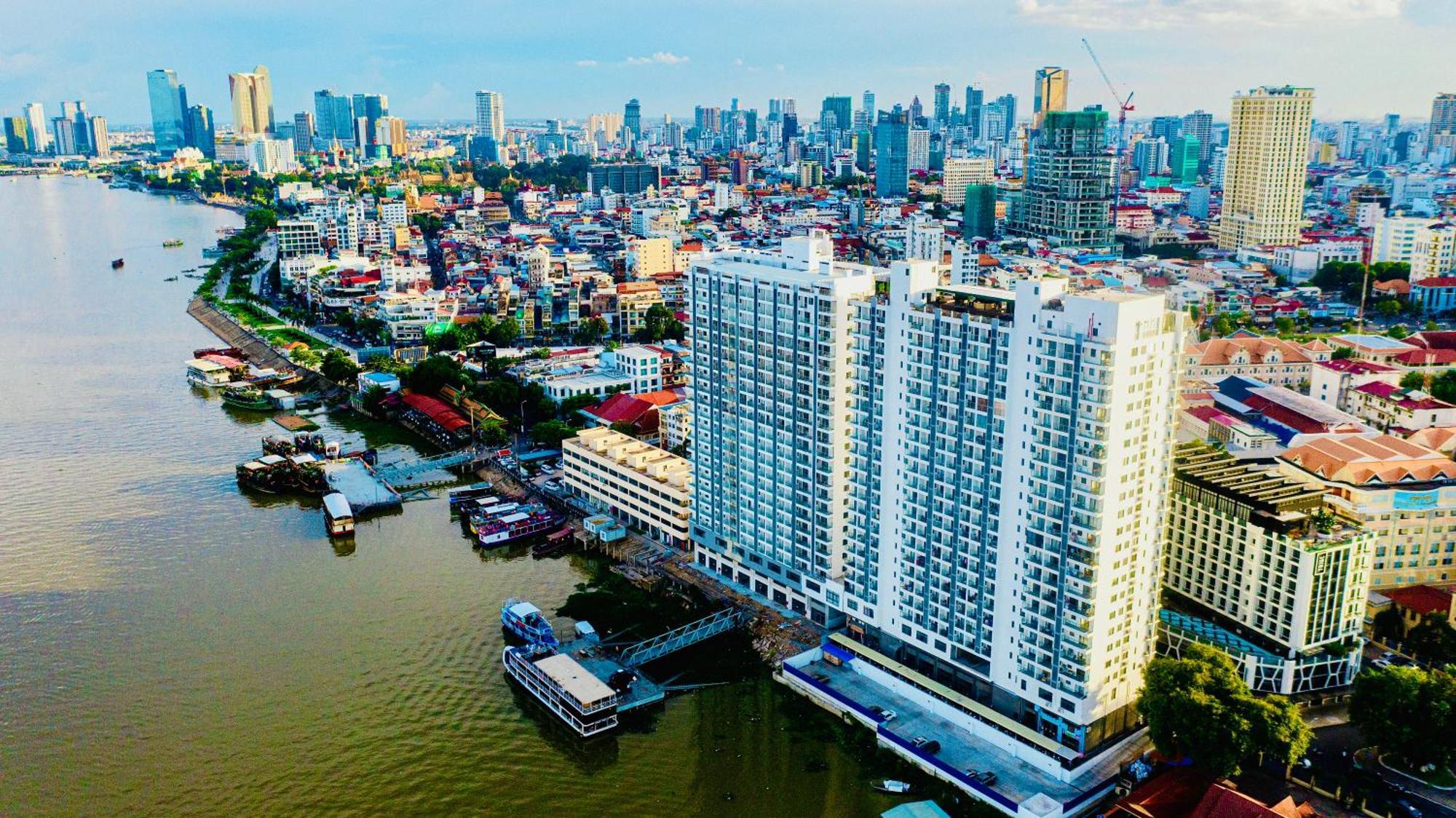 X One Hotel Phnom Penh Exterior foto