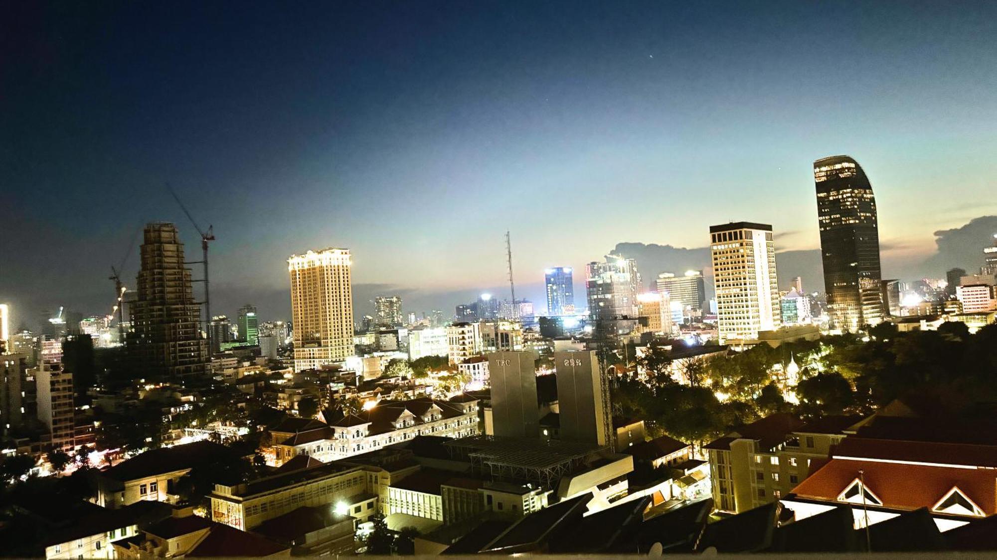 X One Hotel Phnom Penh Exterior foto